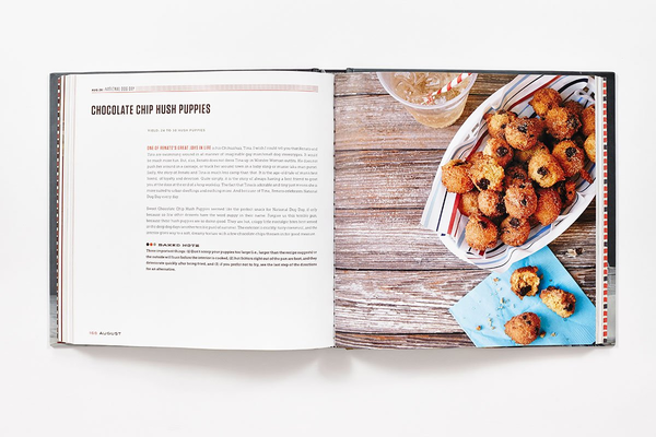 Бумажная книга «Baked Occasions. Desserts for Leisure Activities, Holidays, and Informal Celebrations», автор Мэтт Льюис - фото №1