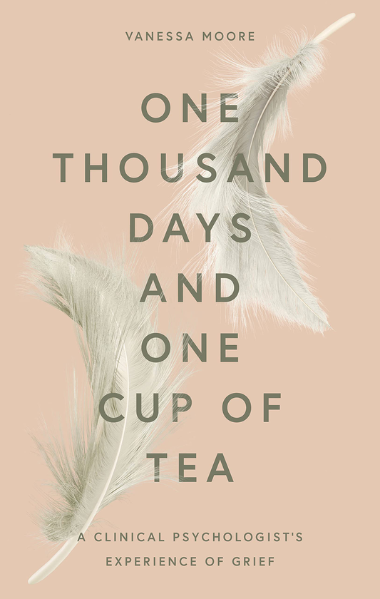 Бумажная книга «One Thousand Days and One Cup of Tea», автор Ванесса Мур - фото №1