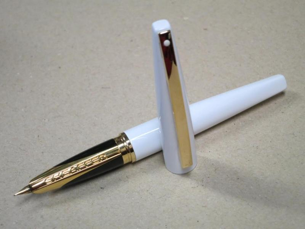 «Чорнильна ручка Sheaffer TARANIS White Lightning GT FP M (Sh944204)», бренду Sheaffer - фото №1
