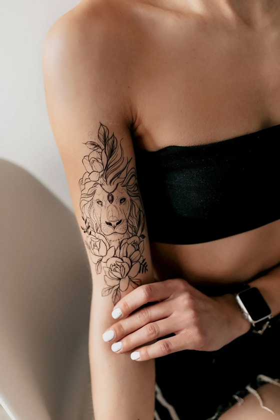  «Тимчасове тату Tattooshka Лев із квітами (XQB-126)», бренда Tattooshka - фото №1