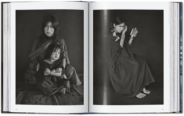 Паперова книга «Sebastião Salgado. Amazônia» - фото №1
