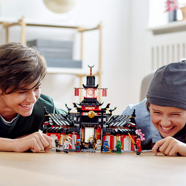Конструктор LEGO Ninjago Замок проклятого императора 1218 деталей