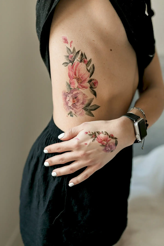 «Тимчасове тату Tattooshka Великі акварельні квіти (QC-700)», бренда Tattooshka - фото №1