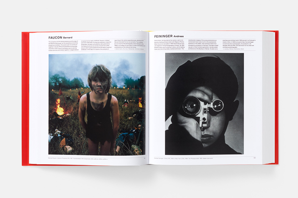 Бумажная книга «The Photography Book», автор Ян Джеффри - фото №1