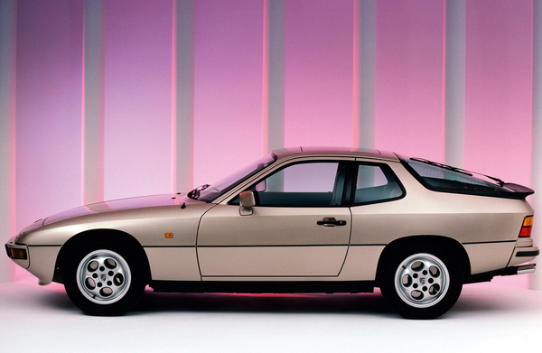 Паперова книга «Porsche Milestones», автор Вілфрід Мюллер - фото №1