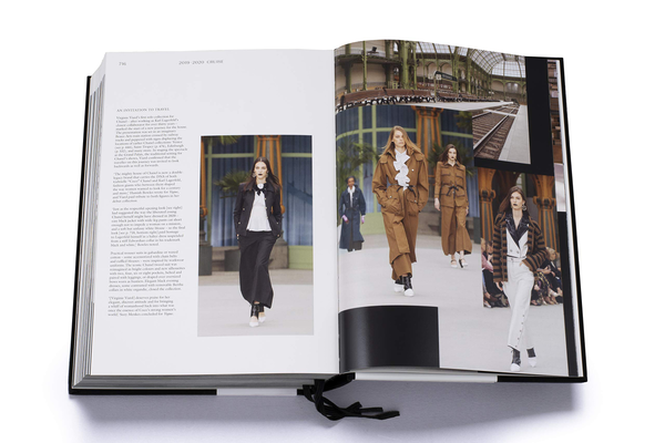 Книга «Chanel Catwalk. The Complete Collections» – Патрик Мориес