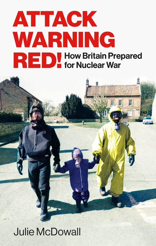 Бумажная книга «Attack Warning Red», автор Джули МакДауэлл - фото №1