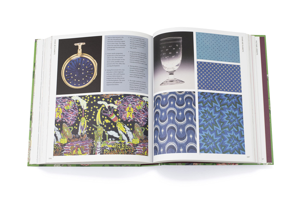 Паперова книга «The V&A Sourcebook of Pattern and Ornament», автор Амелія Калвер - фото №1