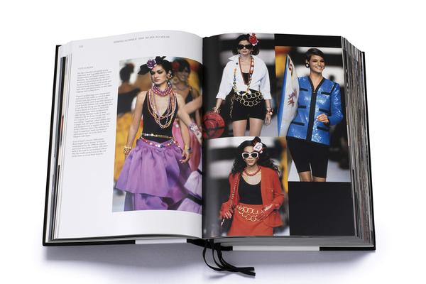 Книга «Chanel Catwalk. The Complete Collections» – Патрік Морієс