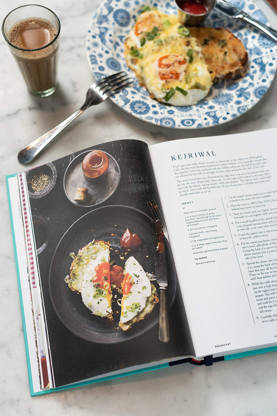 Паперова книга «Dishoom: The first ever cookbook from the much-loved Indian restaurant», авторів Шаміль Такрар, Каві Такрар, Навед Насір - фото №1