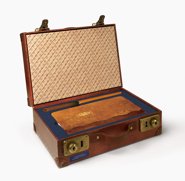 Бумажная книга «Fantastic Beasts. The Magizoologist's Discovery Case», автор Дональд Лемке - фото №1
