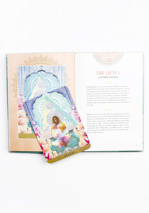 Паперова книга «A Yogic Path Oracle Deck and Guidebook», автор Сахара Роза Кетабі - фото №1