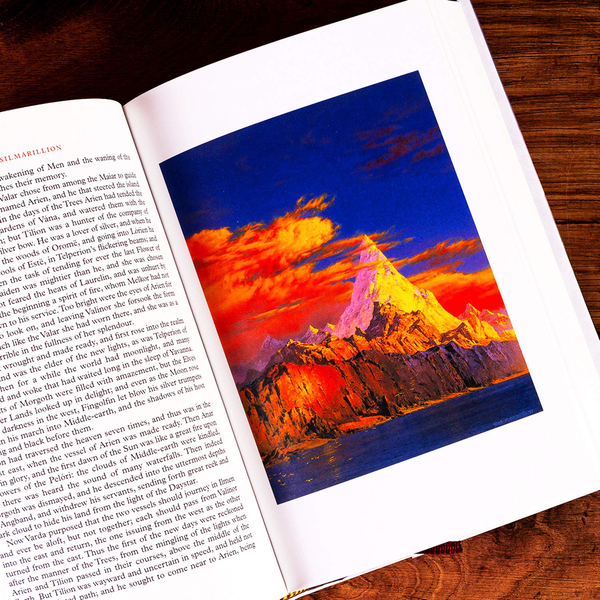 Паперова книга «The Silmarillion», автор Джон Р. Р. Толкін - фото №1