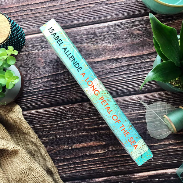 Бумажная книга «A Long Petal of the Sea», автор Исабель Альенде - фото №1