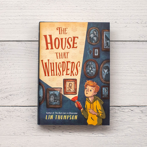 Бумажная книга «The House That Whispers», автор Лин Томпсон - фото №1