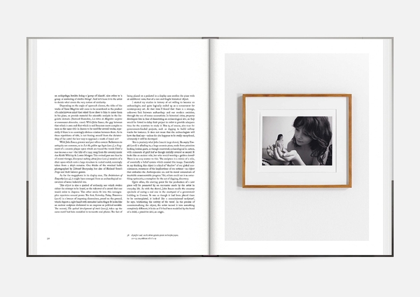 Паперова книга «John Isaacs. The Architecture of Empathy», авторів Метью Баун, П'єр-Ів Десайв, Джон Айзекс, Мартін Кемп, Джеймс Патнем, Діді Боцціні, Дітер Мерш, Дана Зайя - фото №1