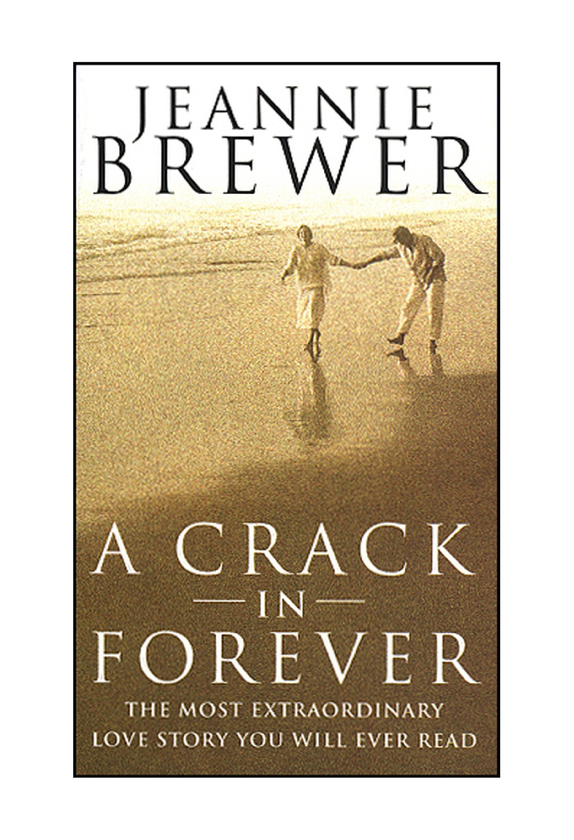 Бумажная книга «A Crack In Forever», автор Джинни Брюер - фото №1