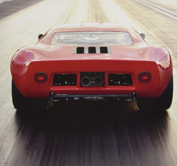 Бумажная книга «Gentlemen, Start Your Engines!: The Bonhams Guide to Classic Race and Sports Cars», автор Джаред Заугг - фото №1
