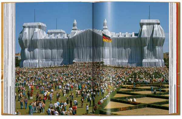 Паперова книга «Christo and Jeanne-Claude» - фото №1