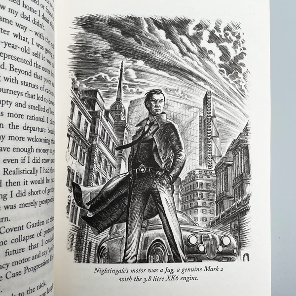 Бумажная книга «Rivers of London. Book 1. The 10th Anniversary Special Edition», автор Бен Ааронович - фото №1