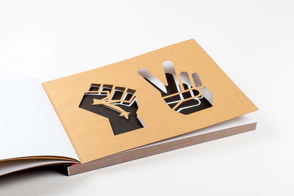 Паперова книга «Protest Stencil Toolkit. Revised Edition», автор Патрік Томас - фото №1