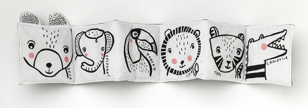 Паперова книга «Wee Gallery Cloth Books: Bear », автор Сурья Сайнани - фото №1
