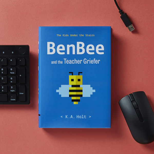 Бумажная книга «BenBee and the Teacher Griefer », автор К.А. Холт - фото №1