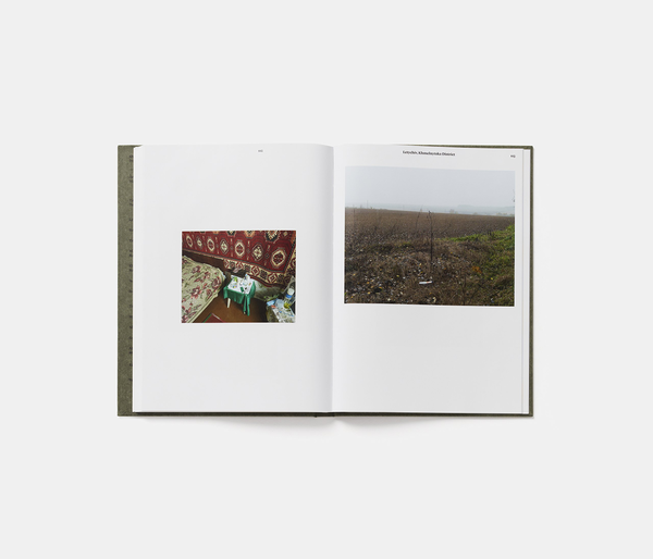 Паперова книга «Stephen Shore. Survivors in Ukraine», авторів Стівен Шор, Джейн Крамер - фото №1