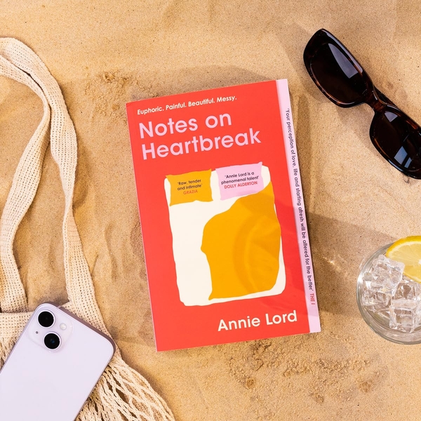 Бумажная книга «Notes on Heartbreak», автор Энни Лорд - фото №1