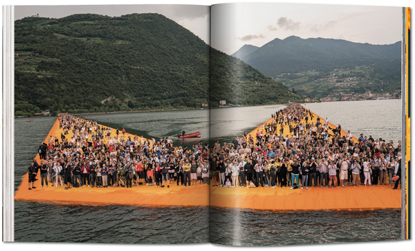 Паперова книга «Christo and Jeanne-Claude: The Floating Piers», автор Джонатан Вільям Генері - фото №1
