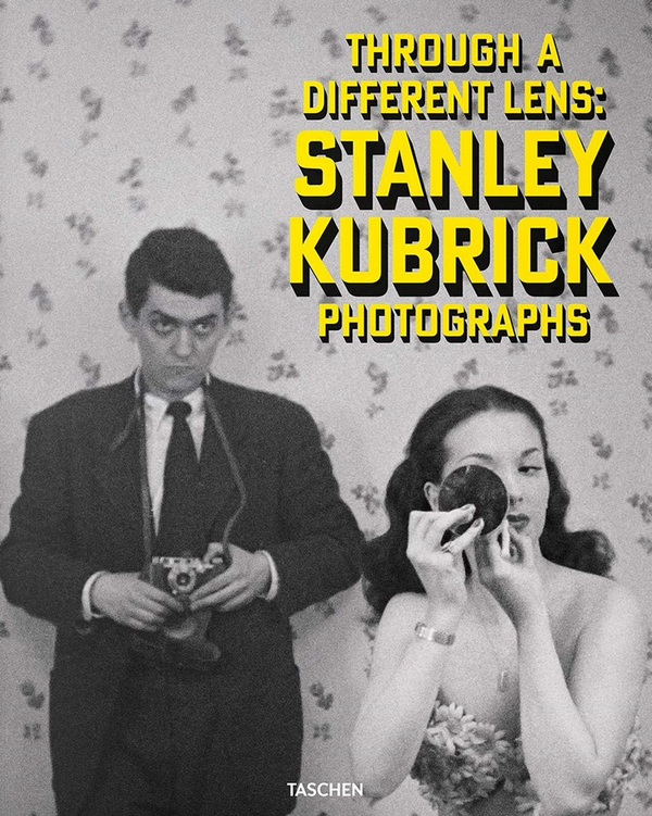 Бумажная книга «Stanley Kubrick Photographs. Through a Different Lens» - фото №1