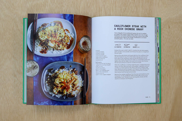 Паперова книга «The Veggie Chinese Takeaway Cookbook: Wok, No Meat? Over 70 vegan and vegetarian takeaway classics», автор Куоклін Ван - фото №1