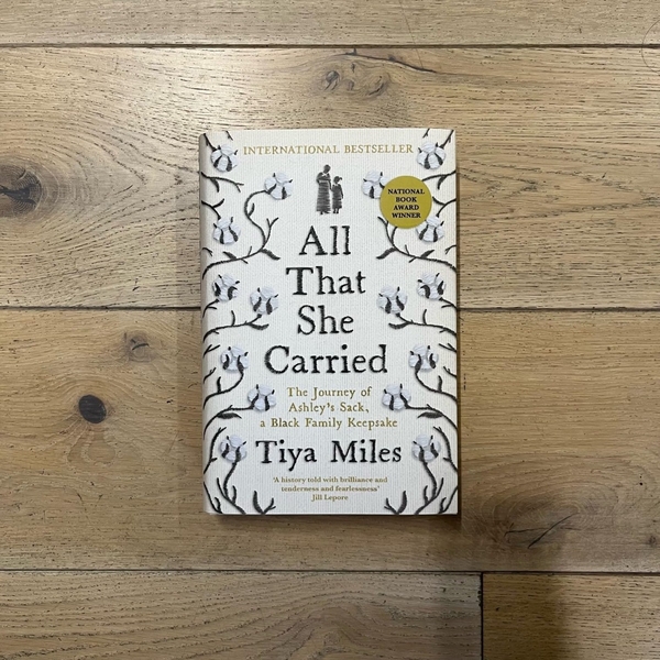 Бумажная книга «All That She Carried», автор Тия Майлз - фото №1