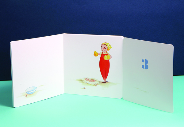 Бумажная книга «Flora and the Chicks. A Counting Book by Molly Idle», автор Молли Айдл - фото №1
