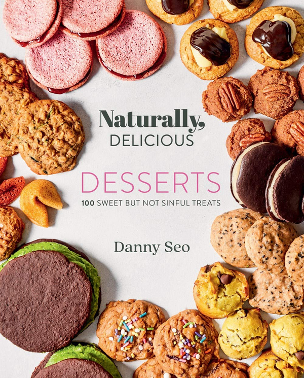 Бумажная книга «Naturally, Delicious Desserts. 100 Sweet But Not Sinful Treats», автор Дэнни Сео - фото №1