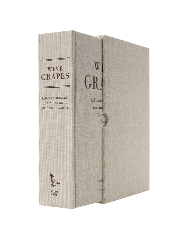 Бумажная книга «Wine Grapes. A complete guide to 1,368 vine varieties, including their origins and flavours», авторов Джулия Хардинг, Янсис Робинсон, Хосе Вуйамоз - фото №1