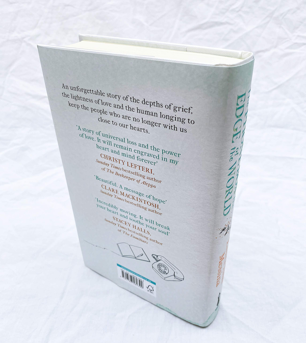 Бумажная книга «The Phone Box at the Edge of the World», автор Лаура Имаи Мессина - фото №1