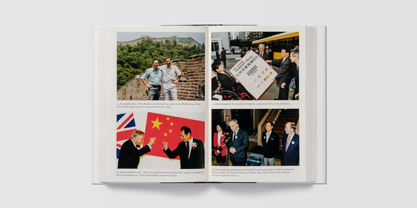Бумажная книга «The Hong Kong Diaries», автор Крис Паттен - фото №1