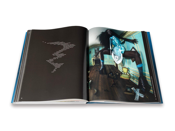 Бумажная книга «Tim Walker. Shoot for the Moon », автор Тим Уокер - фото №1