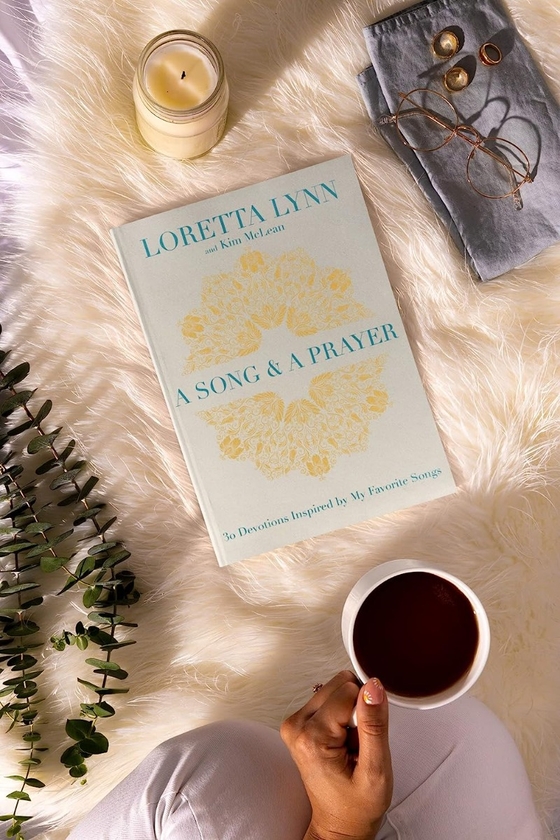 Паперова книга «A Song and A Prayer», авторів Лоретта Лінн, Кім Маклін - фото №1
