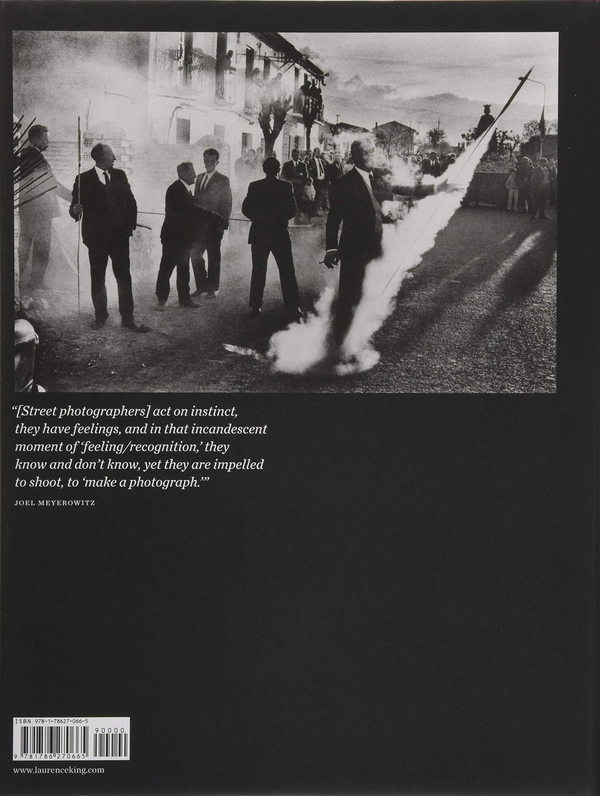 Бумажная книга «Bystander. A History of Street Photography», авторов Джоэл Мейеровиц, Колин Вестербек - фото №1
