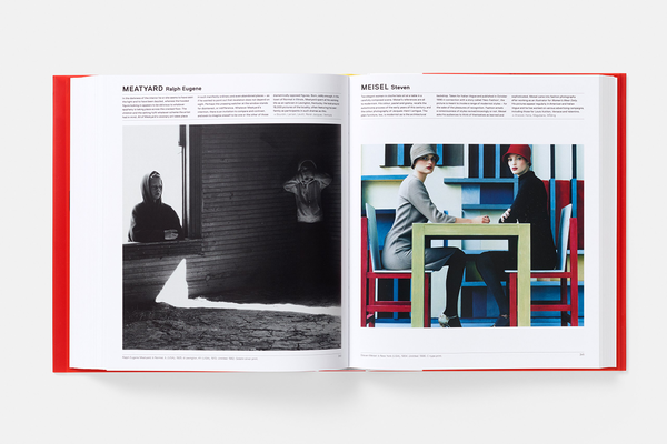 Бумажная книга «The Photography Book», автор Ян Джеффри - фото №1
