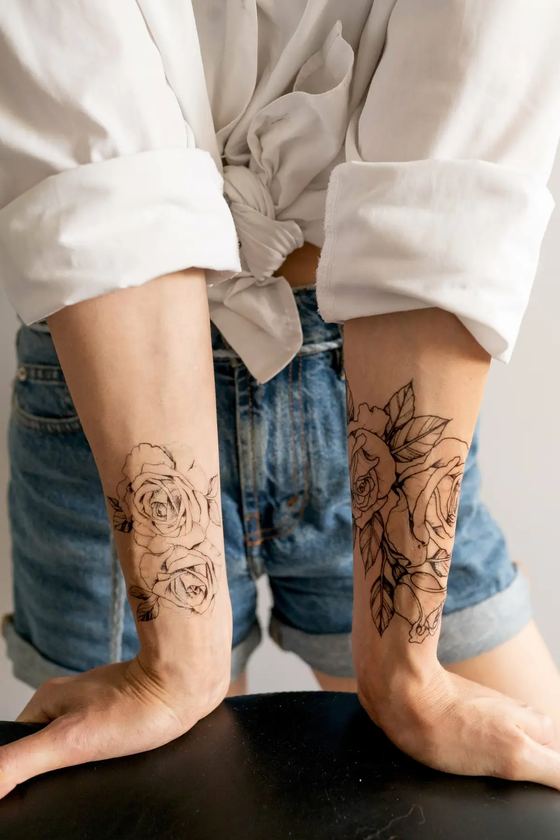  «Тимчасове тату Tattooshka Трояндова гілочка (TH-396)», бренда Tattooshka - фото №1
