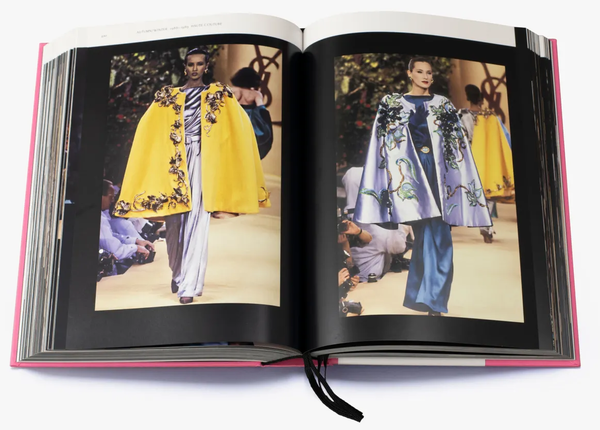 Книга «Yves Saint Laurent Catwalk. The Complete Haute Couture