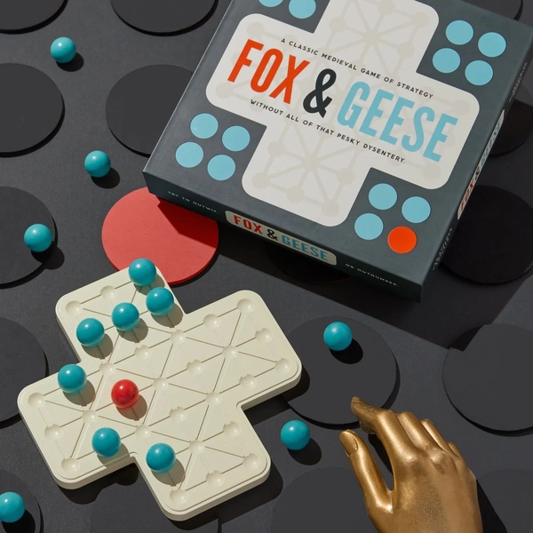  «Настільна гра Galison Fox & Geese Game Set», бренда Galison - фото №1