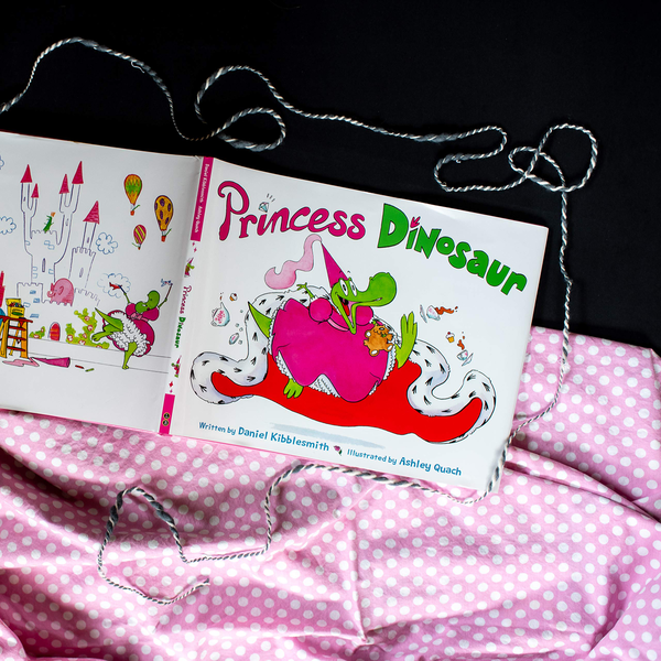 Паперова книга «Princess Dinosaur», автор Дениел Кибблсміт - фото №1