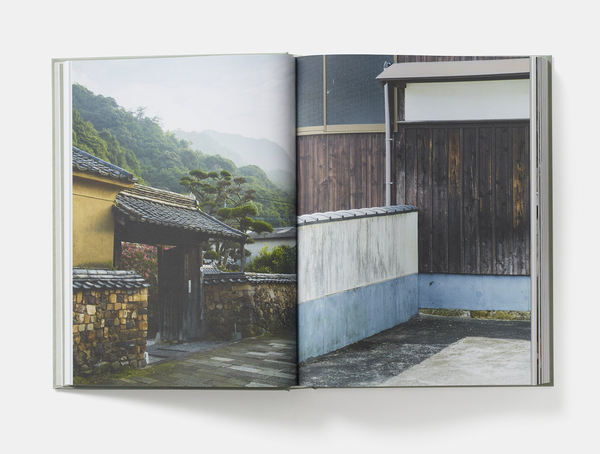 Бумажная книга «Arita / Table of Contents. Studies in Japanese Porcelain», автор Анниина Койву - фото №1