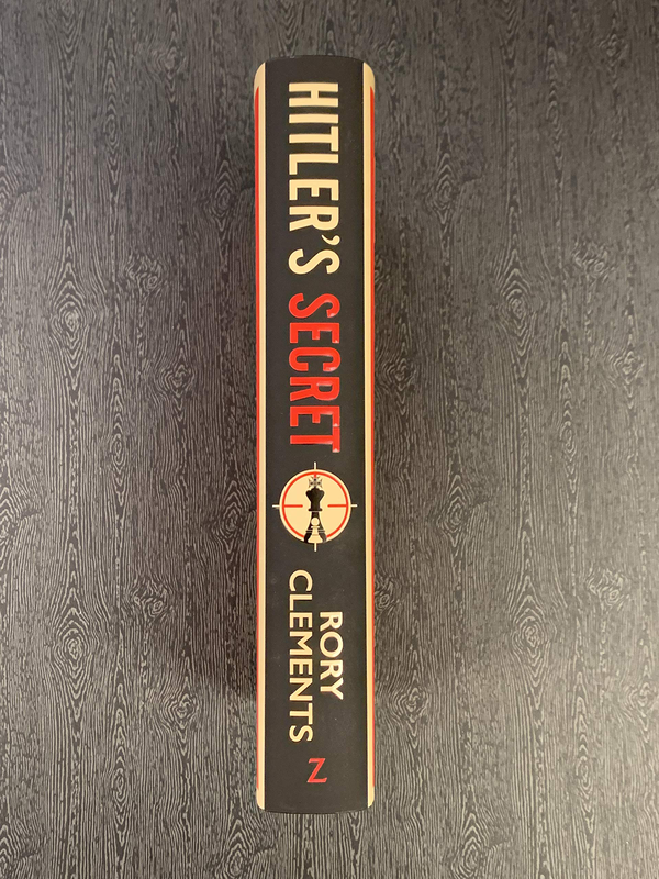Бумажная книга «Hitler's Secret», автор Рори Клементс - фото №1