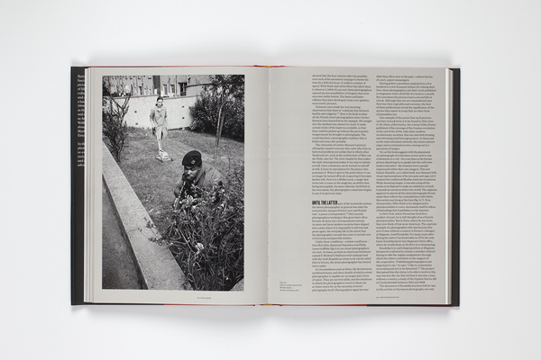 Бумажная книга «Bystander. A History of Street Photography», авторов Джоэл Мейеровиц, Колин Вестербек - фото №1