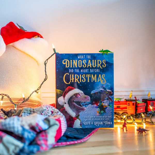 Бумажная книга «What the Dinosaurs Did the Night Before Christmas», авторов Рефе Тума, Сьюзен Тума - фото №1